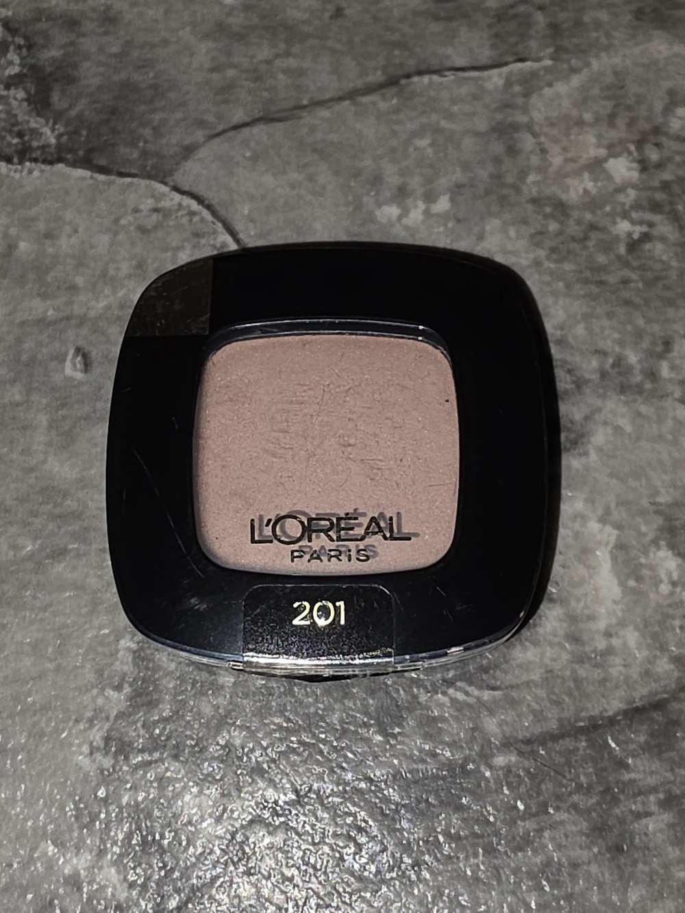 L'Oreal Colour Riche Eyeshadow 201 Little Beige Dress